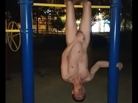 台灣騷男-何品霖 公園裸露 倒吊打手槍 chinese gay retro porn