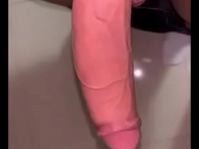 Garoto solo mostrando seu pau grande na cam taiwan banana gay porn