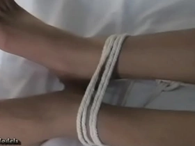 直男少年被绑起来弄射精 japanese kimono gay porn