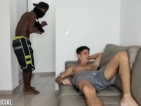 O cafuçu levou até minhas pregas korean gunslinger gay porn