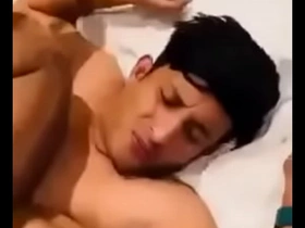 Este chacal viene a mi casa y me da una cogida con leche al final gay porn japan boys