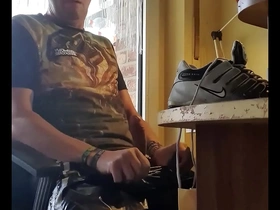 Wichsen in glanzhose harter schwanz und sneaker sniffen gay japanese porn trance