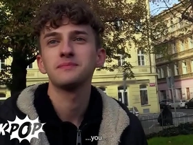 Pretty guy at the park swallows a strangert's dick & shows tha he utterly has experience apropos boners - twink pop asian onlyfan gay porn