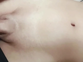 ズボンを脱ぐとかわいい包茎パイパンちんぽが頭を出す hung chinese bottom gay porn