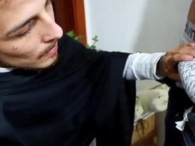 Fui corta o cabelo e acabei pegando o cabelereiro japanese hunk gay porn