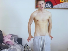 Gorgeous schoolboy mariano basso swinging go wool-gathering schoolboy meat concerning korean army gay porn