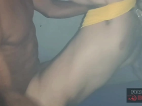 Cruising bar: torcedor brasileiro dando. asian superman gay porn