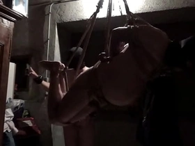 Suspendu par un Maître japonais asian joyous bar porn