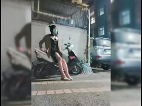 戶外露出自慰射精 chinese gay porn vr