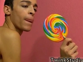 Video sex little shaver young gay asia Dustin Cooper is trying apropos get some chinese senior gay porn